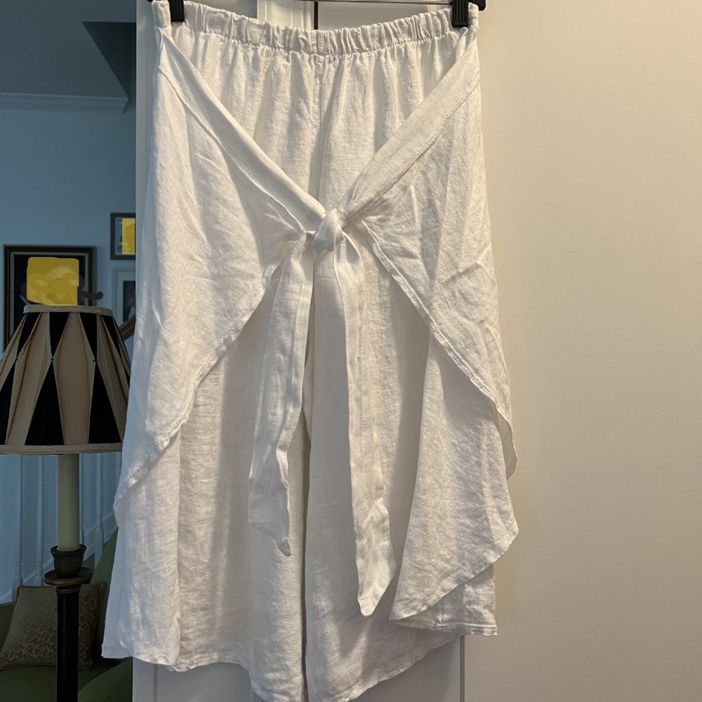 Woman linen shorts